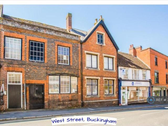 West Street, Buckingham, MK18 Studio to rent £695 pcm £160 pw