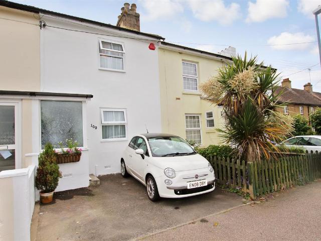West Street, Burgess Hill, West Sussex RH15, 2 bed terraced house to rent, £1,550 pcm | PrimeLocation