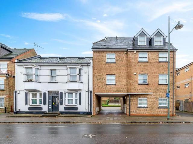 West Street, Erith 2 bed flat to rent £1,600 pcm £369 pw
