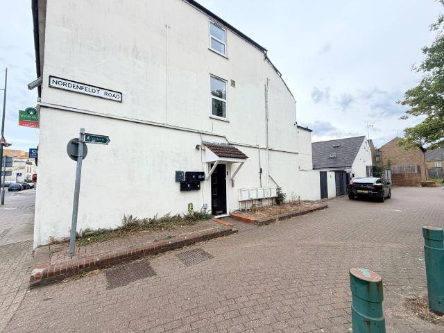 West Street, Erith DA8, 1 bed flat to rent, £1,350 pcm | PrimeLocation