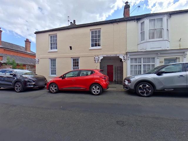 West Street, Fareham PO14 4 bed house to rent £1,700 pcm £392 pw