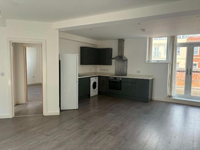 West Street, Fareham PO16, 2 bed flat to rent, £1,195 pcm | PrimeLocation