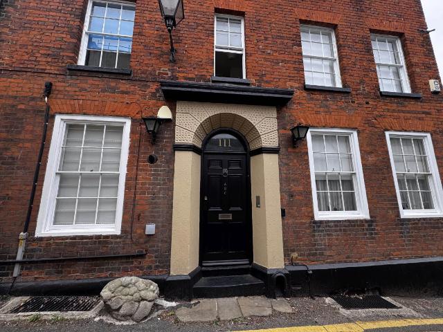 West Street, Faversham ME13, 1 bed flat to rent, £900 pcm | PrimeLocation