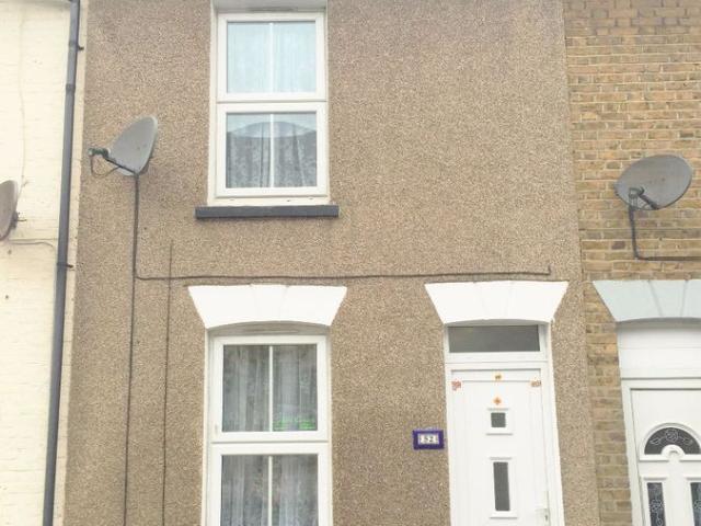 West Street, Gillingham ME7, 3 bed terraced house to rent, £1,195 pcm | PrimeLocation
