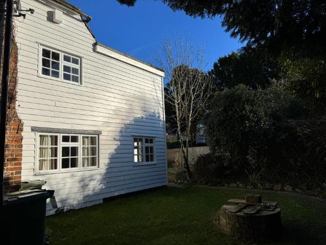 West Street, Harrietsham ME17 3 bed end of terrace house to rent £1,400 pcm £323 pw