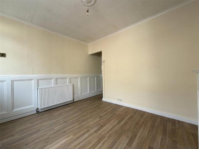 West Street, Kent ME7 3 bed terraced house to rent £1,250 pcm £288 pw