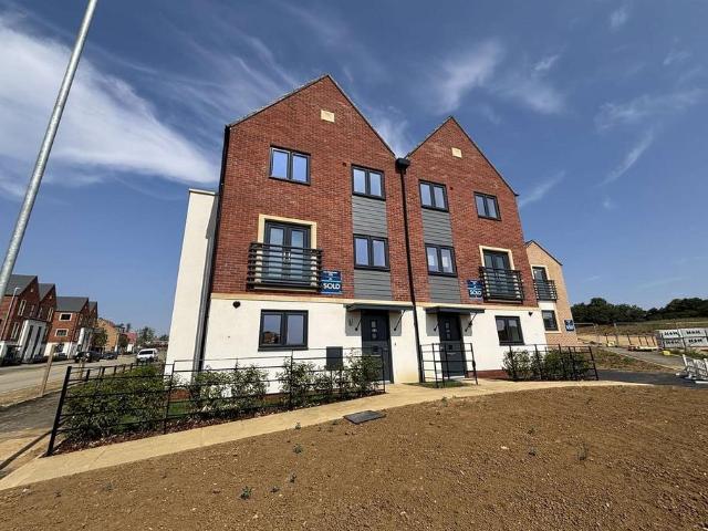 West Street, NN5 3 bed semi detached house to rent £1,625 pcm £375 pw