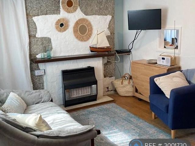 West Street, Penryn, TR10 1 bed in a house share to rent £660 pcm £152 pw