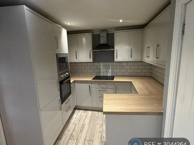 West Street, Sheerness, ME12 4 bed semi detached house to rent £1,400 pcm £323 pw
