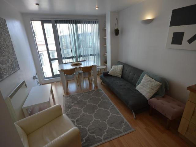 West Street, Sheffield, S1 1 bed flat to rent £800 pcm £185 pw