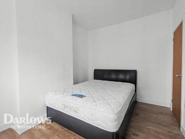 West Street, SWANSEA 3 bed apartment to rent £850 pcm £196 pw