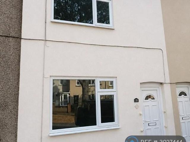 West Street, Stillington, TS21 2 bed terraced house to rent £700 pcm £162 pw