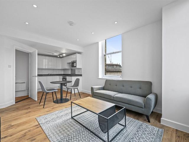 West Smithfield, London EC1A, 1 bed flat to rent, £2,557 pcm | PrimeLocation