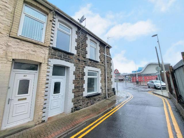 West Taff Street, Porth CF39, 2 bed end terrace house to rent, £800 pcm | PrimeLocation