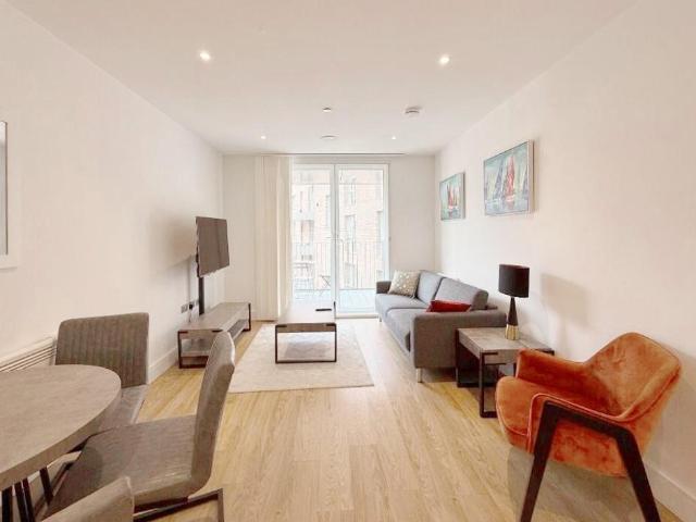 West Timber Yard, 146 Hurst Street. 2 bed flat to rent £1,600 pcm £369 pw
