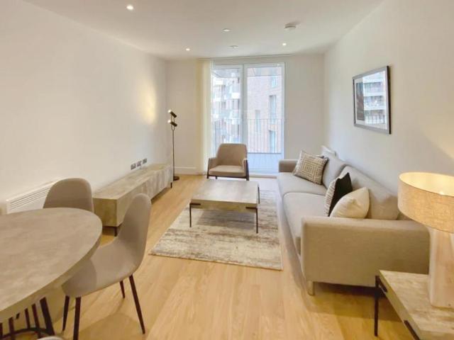 West Timber Yard, 146 Hurst Street. 2 bed flat to rent £1,600 pcm £369 pw