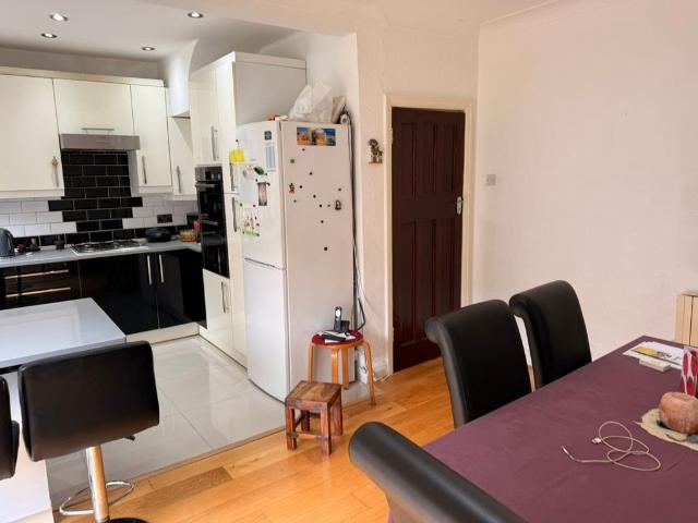West View, London NW4, 3 bed semi detached house to rent, £3,000 pcm | PrimeLocation