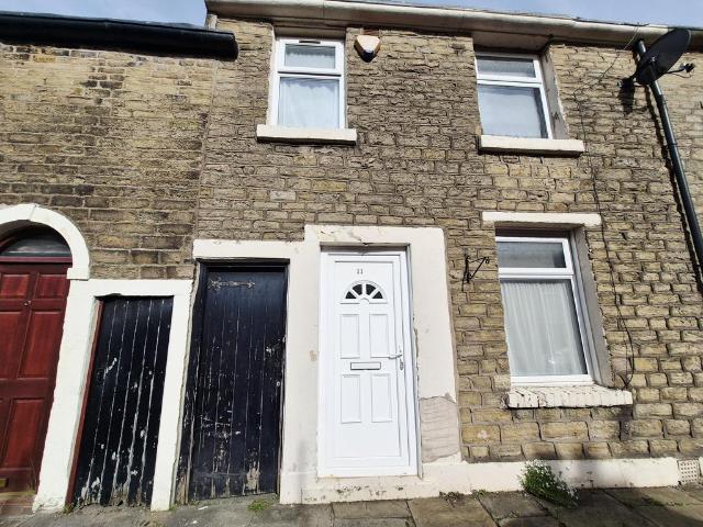 West View Place, BLACKBURN, BB2 2 bed house to rent £750 pcm £173 pw