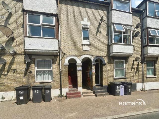 West Wycombe Road, High Wycombe. 1 bed flat to rent £1,100 pcm £254 pw
