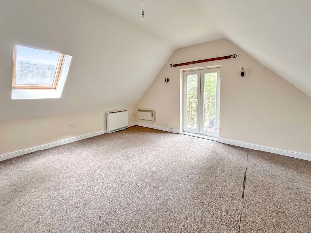 West Wycombe Road, High Wycombe, Buckinghamshire HP12, 1 bed flat to rent, £900 pcm | PrimeLocation