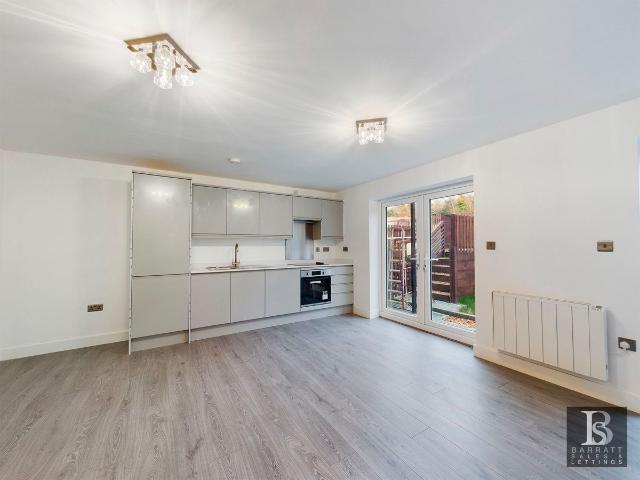 West Wycombe Road, High Wycombe HP12, 1 bed flat to rent, £1,250 pcm | PrimeLocation