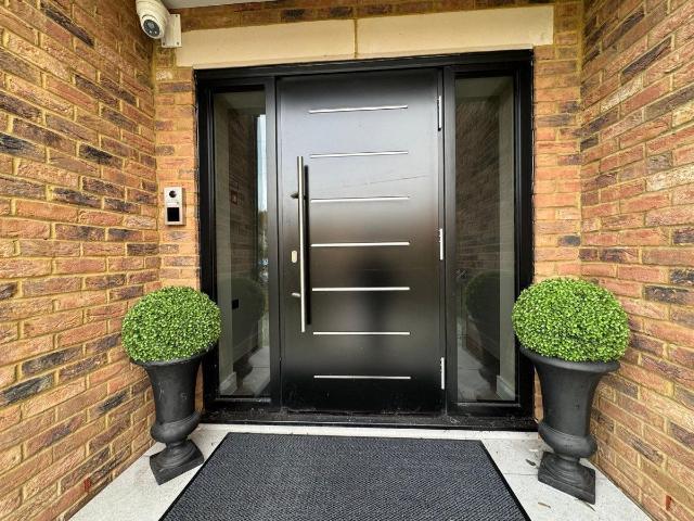 West Wycombe Road, High Wycombe HP12, 2 bed flat to rent, £1,850 pcm | PrimeLocation