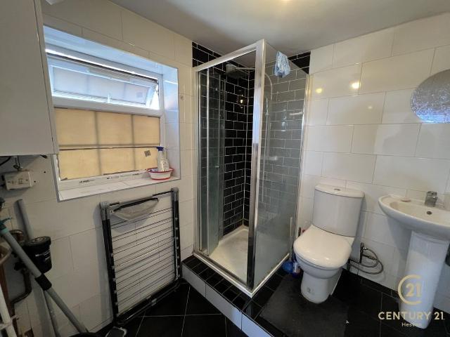 West Way, Heston TW5, 1 bed flat to rent, £1,300 pcm | PrimeLocation