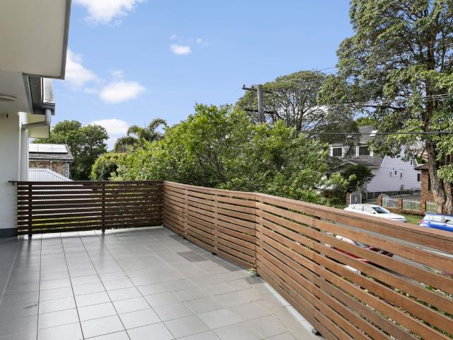 West Wollongong, 2/50 Greenacre Road