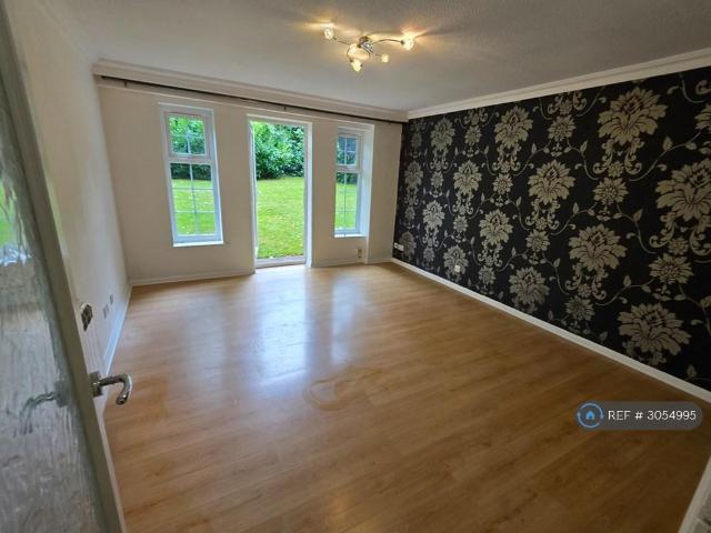 Westcote Road, Reading, RG30 2 bed flat to rent £1,350 pcm £312 pw
