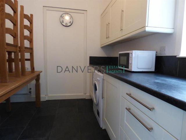 Westcotes Drive, Leicester LE3 2 bed detached house to rent £1,213 pcm £280 pw