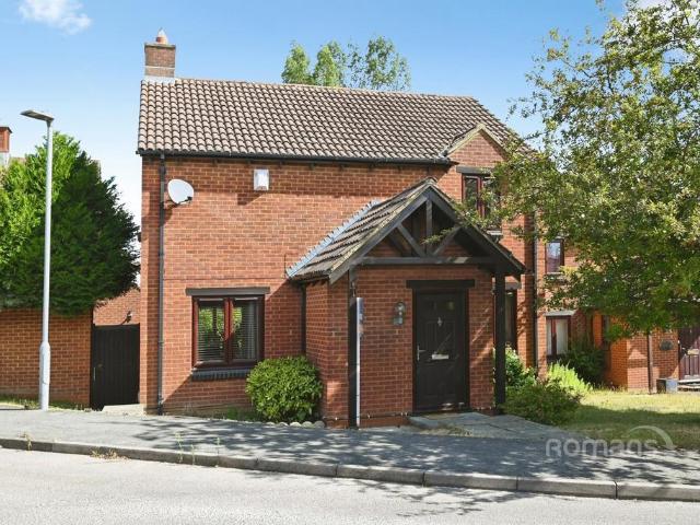 Westcotts Green, Warfield, Bracknell. 4 bed detached house to rent £2,300 pcm £531 pw