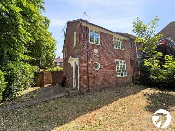 Westcourt Street, Gillingham, Kent ME7, 2 bed detached house to rent, £1,500 pcm | PrimeLocation
