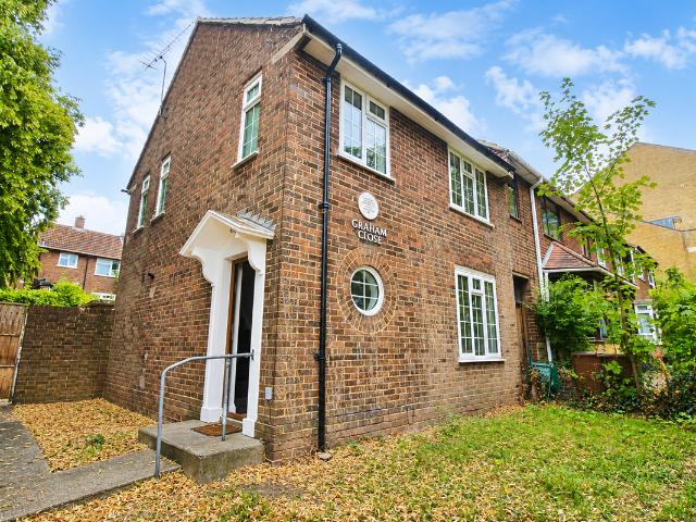 Westcourt Street, Gillingham ME7, 2 bed end terrace house to rent, £1,450 pcm | PrimeLocation