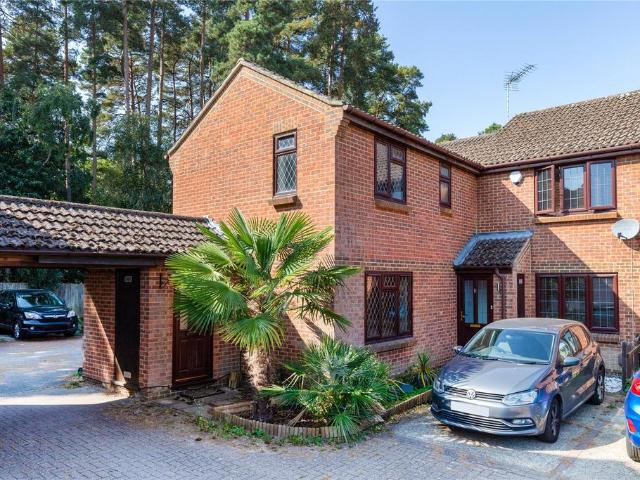 Westcombe Close, Bracknell. 3 bed end of terrace house to rent £1,850 pcm £427 pw