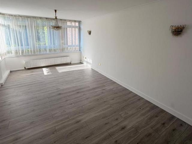 Westchester Drive, London 2 bed house to rent £2,400 pcm £554 pw