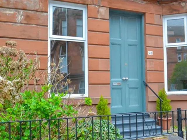 Westclyffe Street, Shawmoss, Glasgow, G41 2EE, United Kingdom | 2 bed apartment for rent #122910700 | Rentberry