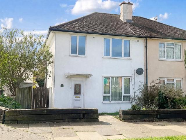 Westcliff on Sea SS0 3 bed semi detached house to rent £1,750 pcm £404 pw