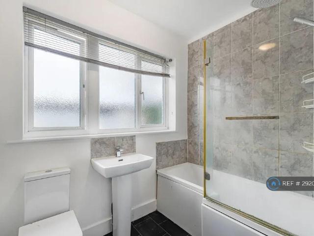 Westcliff Park Drive. 3 bed end of terrace house £1,750 pcm £404 pw