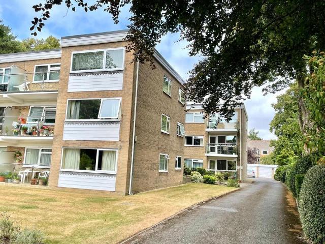Westcliff Road, Westcliff 2 bed apartment to rent £1,400 pcm £323 pw