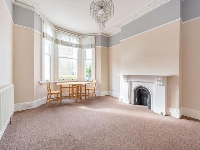 Westcroft Square, Ravenscourt Park. 1 bed flat to rent £1,950 pcm £450 pw