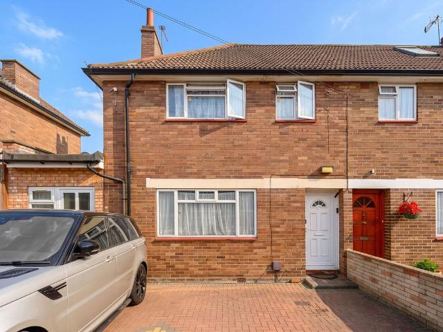 Westcroft Way, Cricklewood, London NW2, 4 bed semi detached house to rent, £3,467 pcm | PrimeLocation
