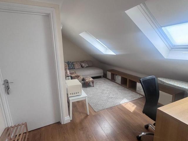 Westacott, Hayes UB4 2 bed house share to rent £1,400 pcm £323 pw