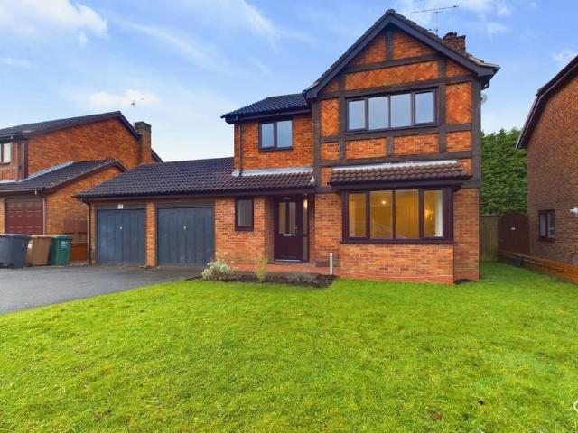 Westacre Drive, Church Gresley, Swadlincote, Derbyshire DE11, 4 bed detached house to rent, £1,600 pcm | PrimeLocation