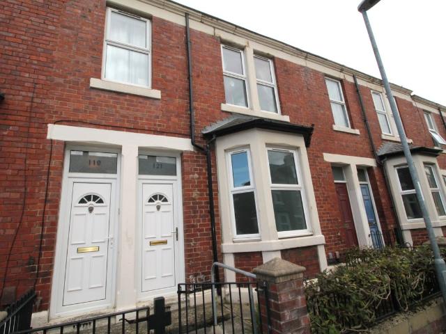 Westbourne Avenue, Gateshead, Tyne & Wear NE8, 2 bed flat to rent, £725 pcm | PrimeLocation