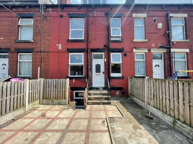 Westbourne Avenue, Leeds LS11, 2 bed terraced house to rent, £875 pcm | PrimeLocation