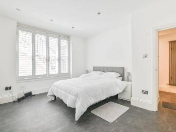 Westbourne Gardens, Notting Hill. 2 bed flat to rent £5,634 pcm £1,300 pw