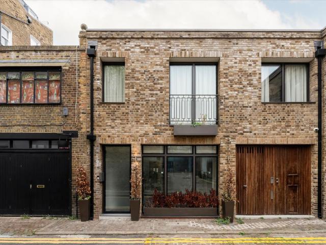 Westbourne Grove Mews, London W11, 1 bed maisonette to rent, £6,500 pcm | PrimeLocation