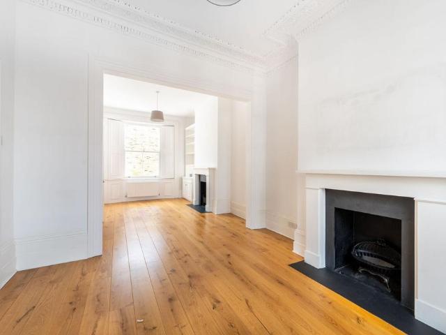 Westbourne Grove, London, W11 4 bed terraced house to rent £13,997 pcm £3,230 pw