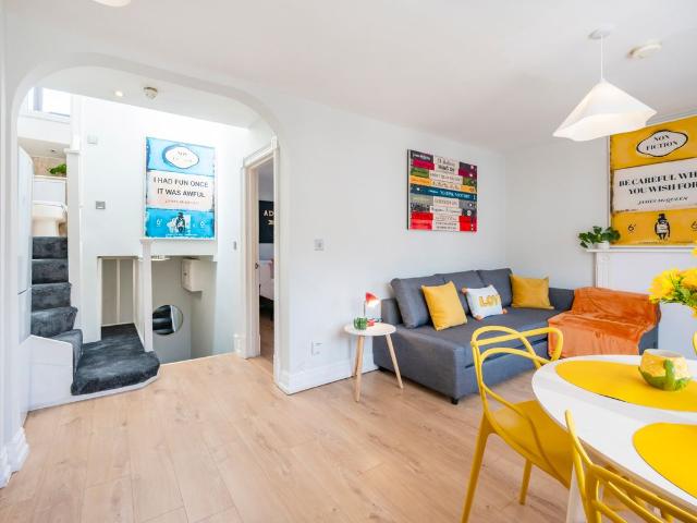 Westbourne Grove, London W2, 1 bed flat to rent, £3,500 pcm | PrimeLocation
