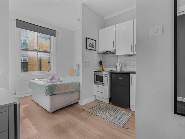 Westbourne Grove, London W2, Studio to rent, £1,820 pcm | PrimeLocation